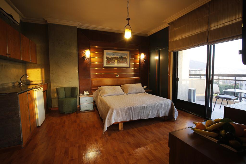 Camelot Hotel Jounieh Εξωτερικό φωτογραφία