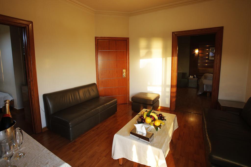 Camelot Hotel Jounieh Εξωτερικό φωτογραφία