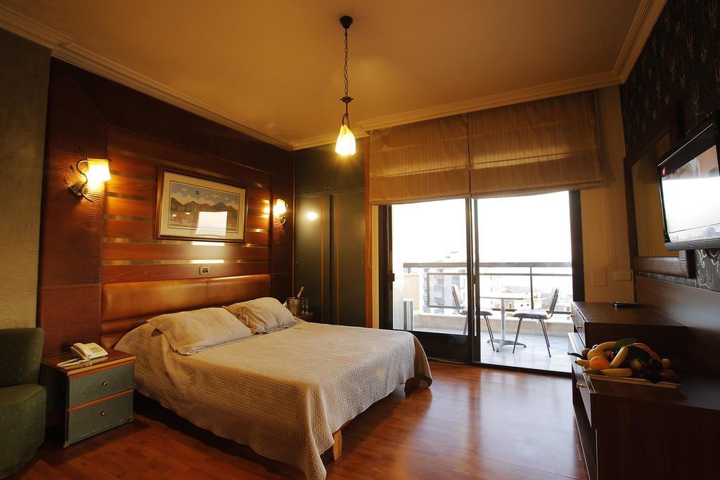 Camelot Hotel Jounieh Εξωτερικό φωτογραφία